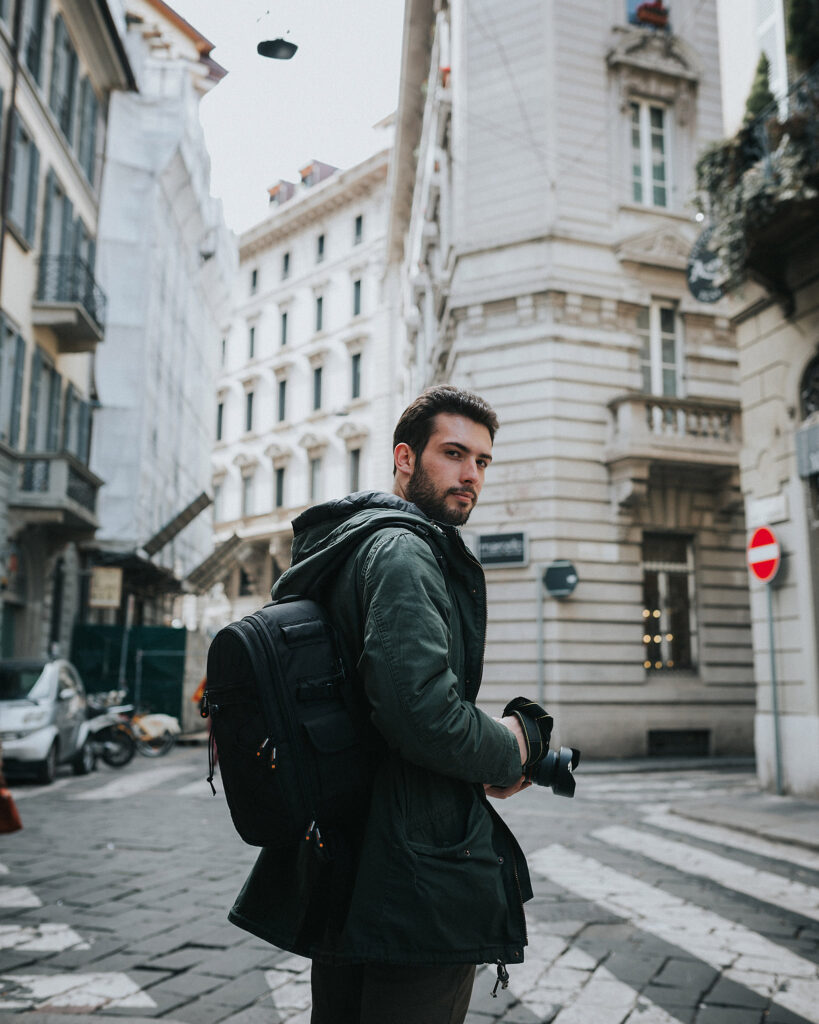 Questa immagine ha l'attributo alt vuoto; il nome del file è leonardo-rizzato-fotografo-matrimonio-mantova-verona-reggio-emilia-819x1024.jpg